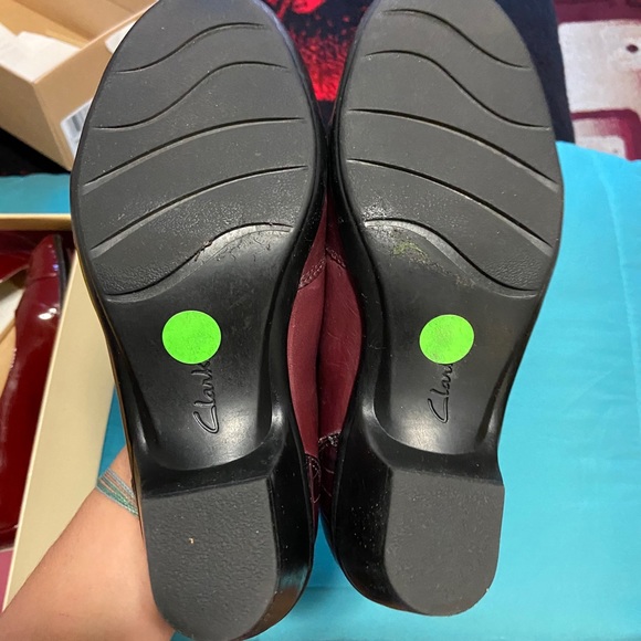 Clarks red heels - Picture 4 of 4